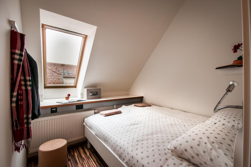 Cube For 2 Hostel